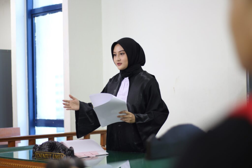 Pilihan Karir Lulusan Hukum Selain Jadi Pengacara